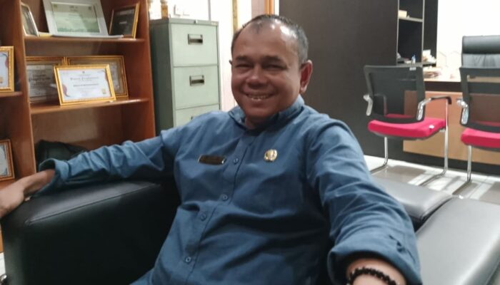 Warga RW 012 Desa Waringin Jaya, Minta Bupati Bogor Turun Langsung Tinjau Jalan Lingkungan Rusak Tak Kunjung Diperbaiki