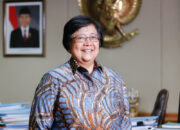 Kejagung Geledah Mantan Menteri LHK Siti Nurbaya Di Kediamannya
