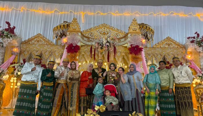 Mantan Kadiskominfo Makassar Hadiri Pernikahan Ponakan Di Sorowako