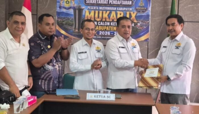 Sulhajji Jompa Kembalikan Formulir Pendaftaran Calon Kuat Ketua KADIN Kabupaten Bogor
